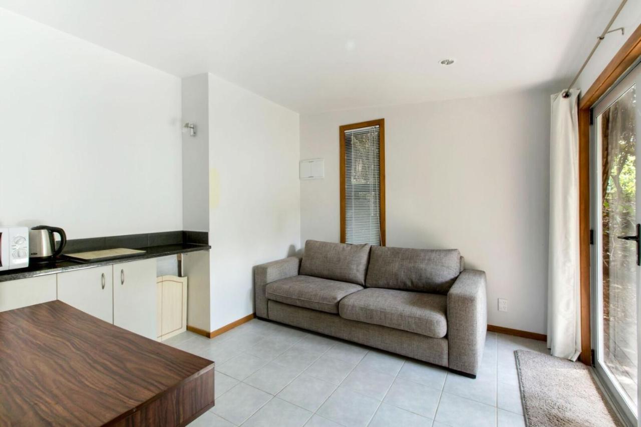 Karaka Sanctuary With Spa Pool By Waiheke Unlimited Oneroa Habitación foto